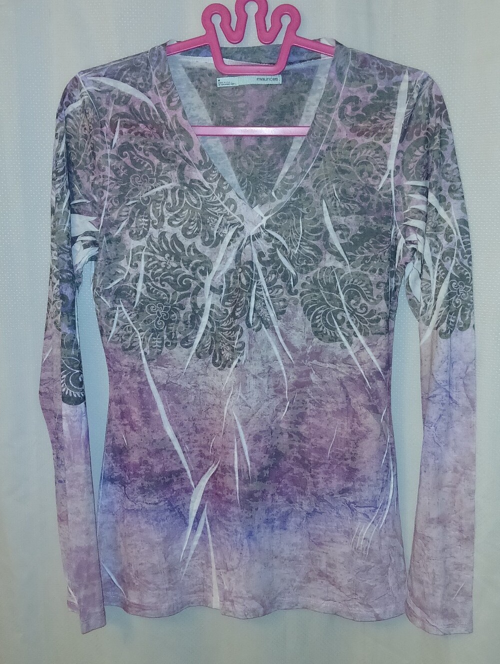 Maurices Purple, Pink, Grey and White Long Sleeve Shirt w/ Paper Tag, Size M.